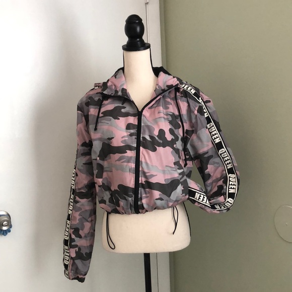 NEW LOOK Women’s Grey/ Pink Cropped Camo Windbreaker Jacket | M - Picture 2 of 15